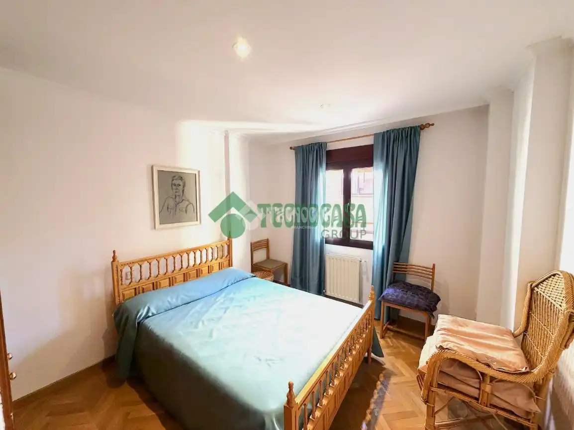 Bedroom of Flat for sale in Cuenca  with Air Conditioner, Heating and Terrace