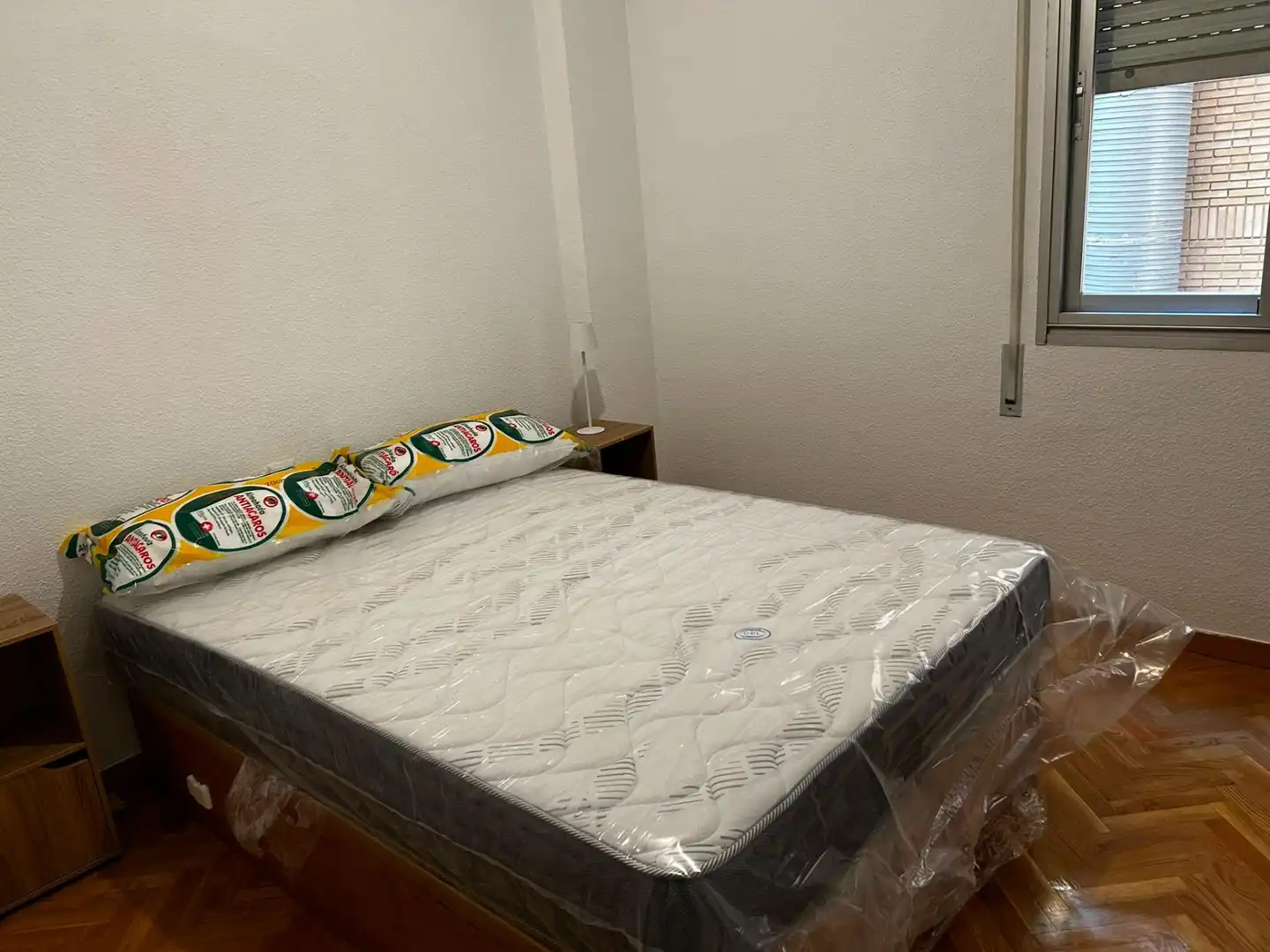 Schlafzimmer von Wohnung zur Miete in Madrid mit Klimaanlage, Heizung und Parkett