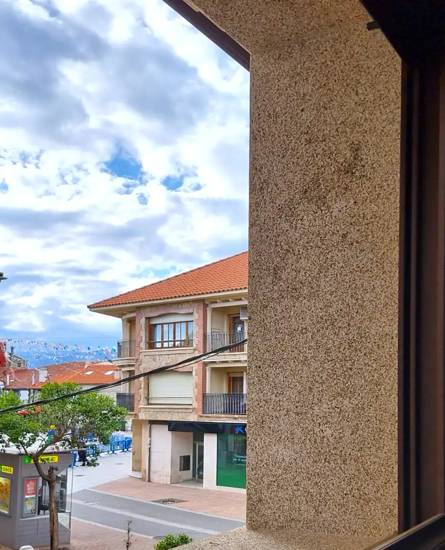 Vista exterior de Casa adosada de alquiler en Guadalix de la Sierra con Calefacción, Trastero y Horno