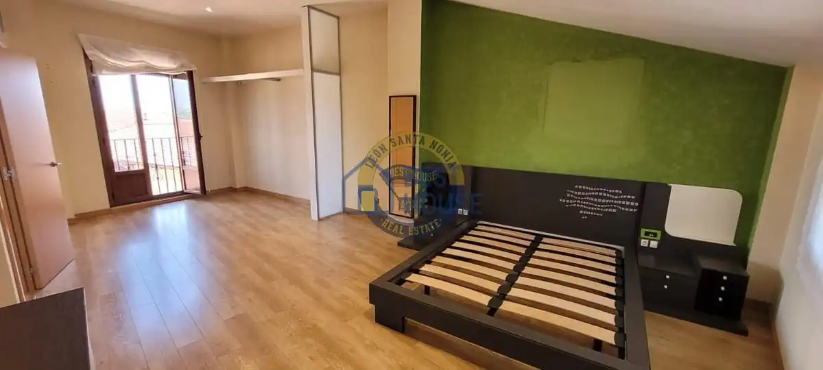 Houses for sale in Onzonilla  with Heating and Alarm