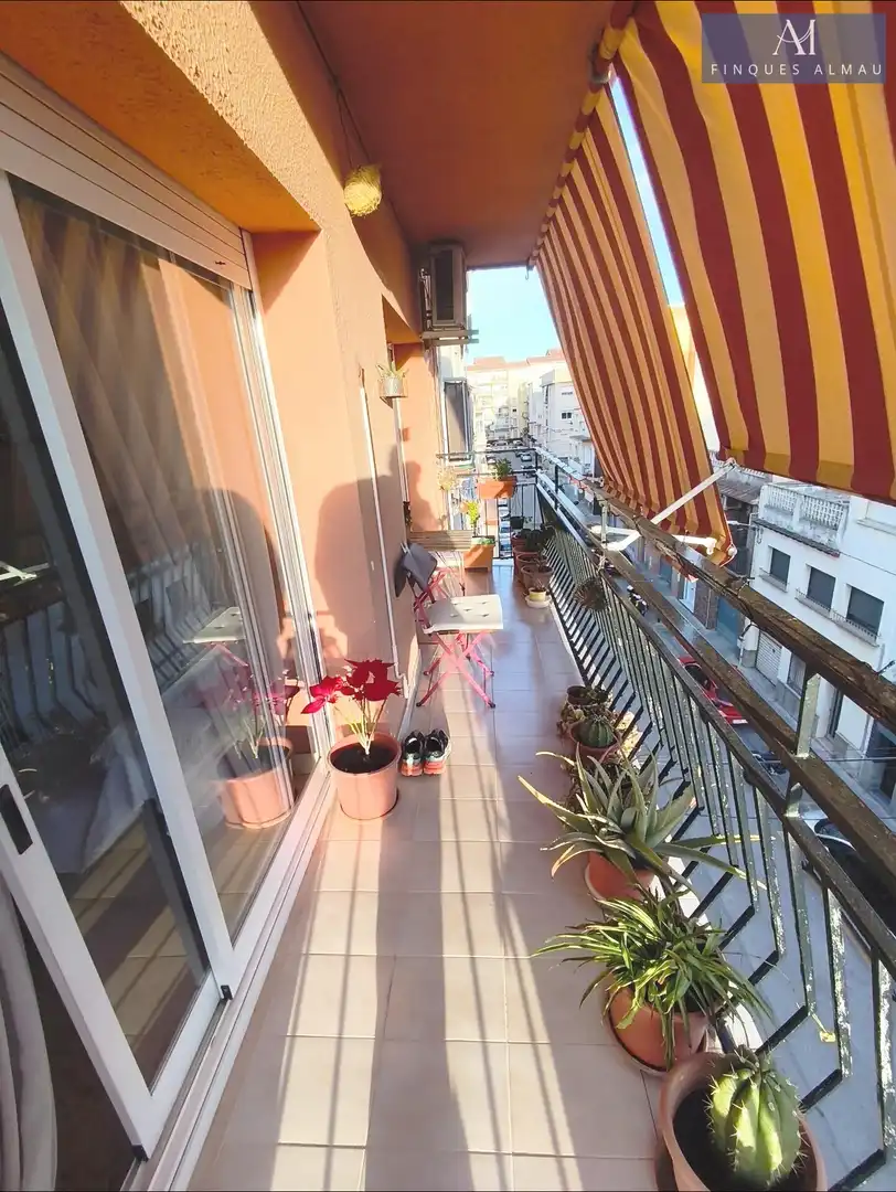 Piso en venta en Carrer ROGER DE LLURIA, 3, Les Roquetes