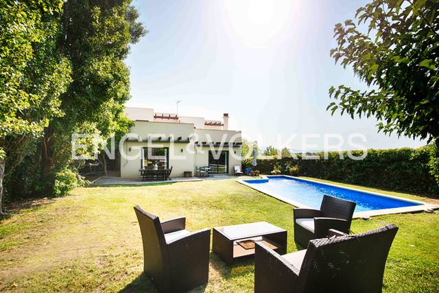 Casa-chalet en Venta en Carrer del Mar en Pedret i Marzà