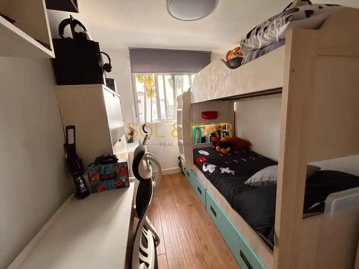 Habitación de Piso en venta en Torremolinos con Aire acondicionado, Calefacción y Amueblado