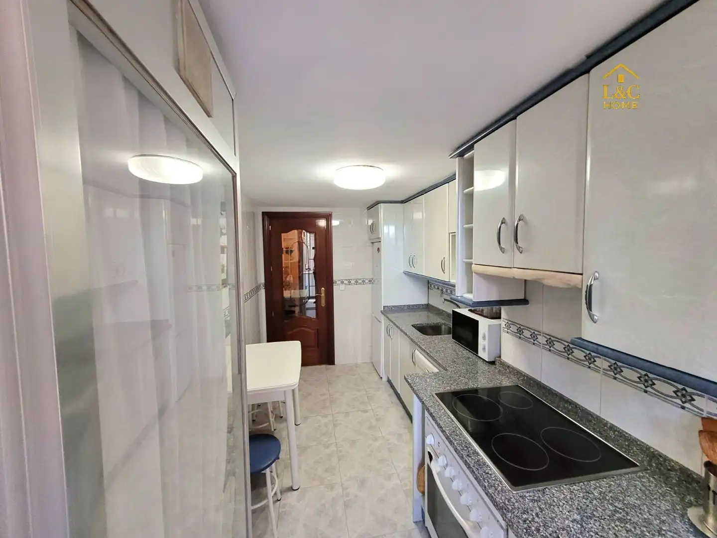 Cocina de Piso en venta en Madrid con Calefacción, Terraza y Amueblado