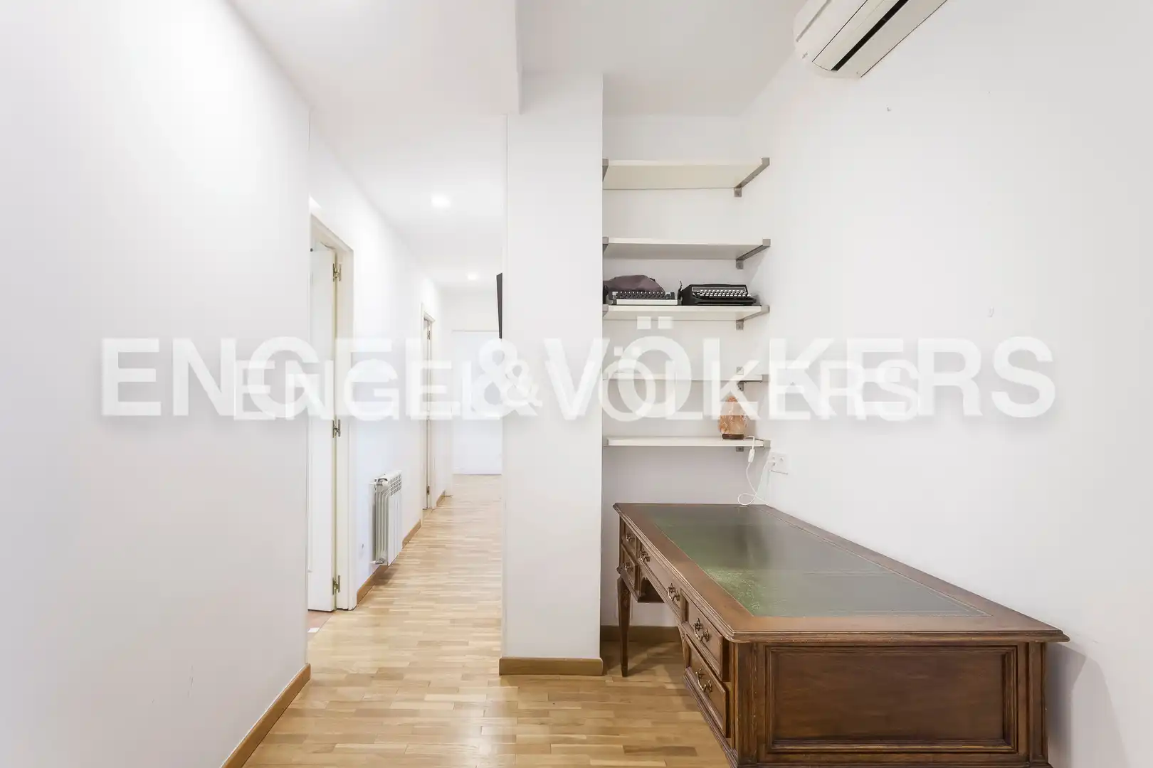 Flat for sale in Madrid  with Air Conditioner, Heating and Private garden