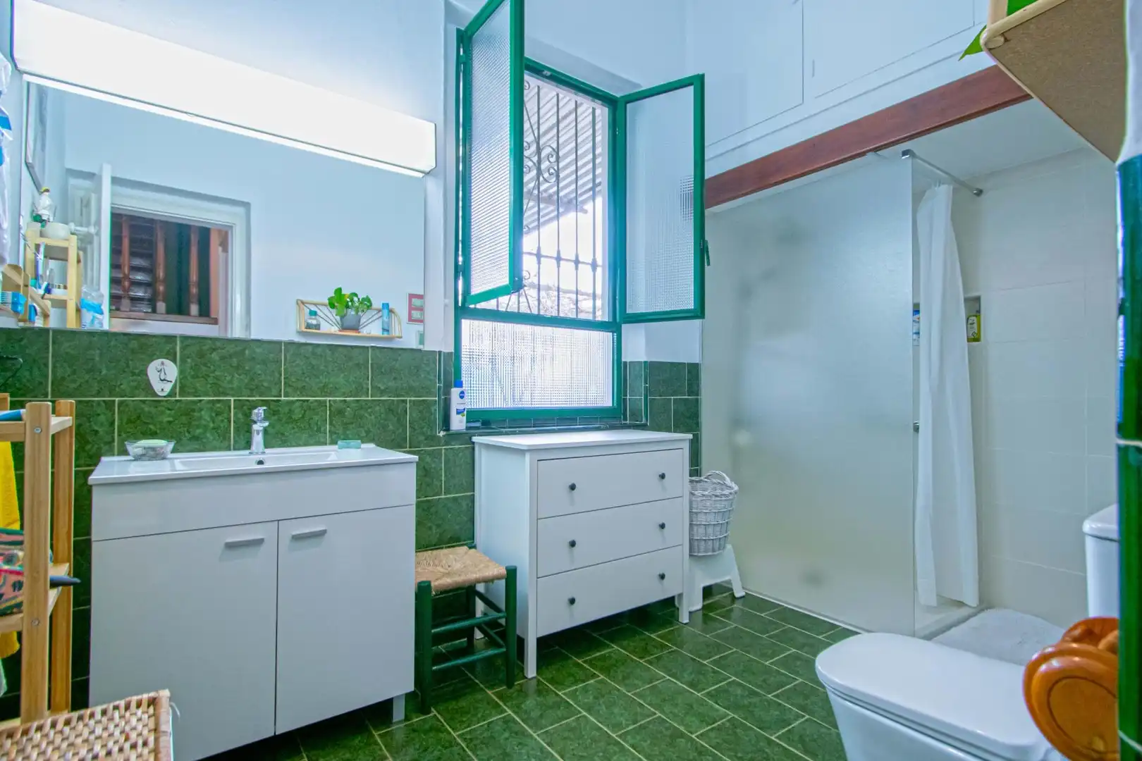 Baño de Casa o chalet en venta en Espartinas con Jardín privado, Terraza y Trastero