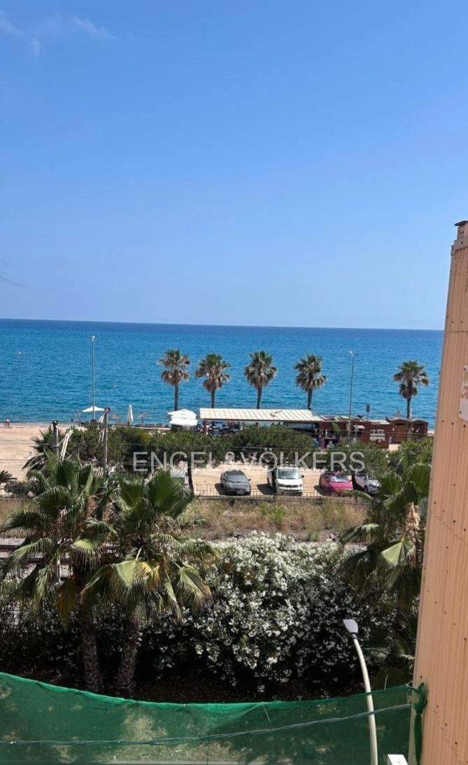 Vista exterior de Apartament en venda en Pineda de Mar amb Aire condicionat, Calefacció i Parquet