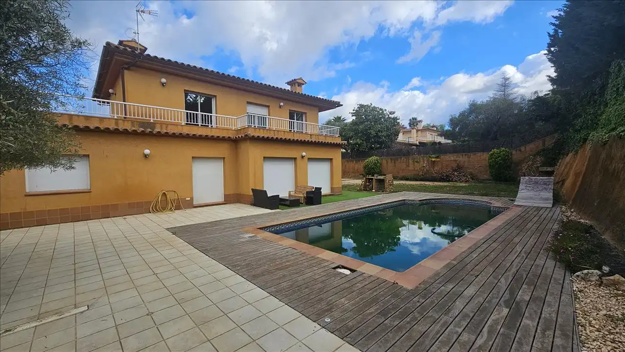 Vista exterior de Apartamento en venta en Lloret de Mar con Aire acondicionado, Calefacción y Jardín privado