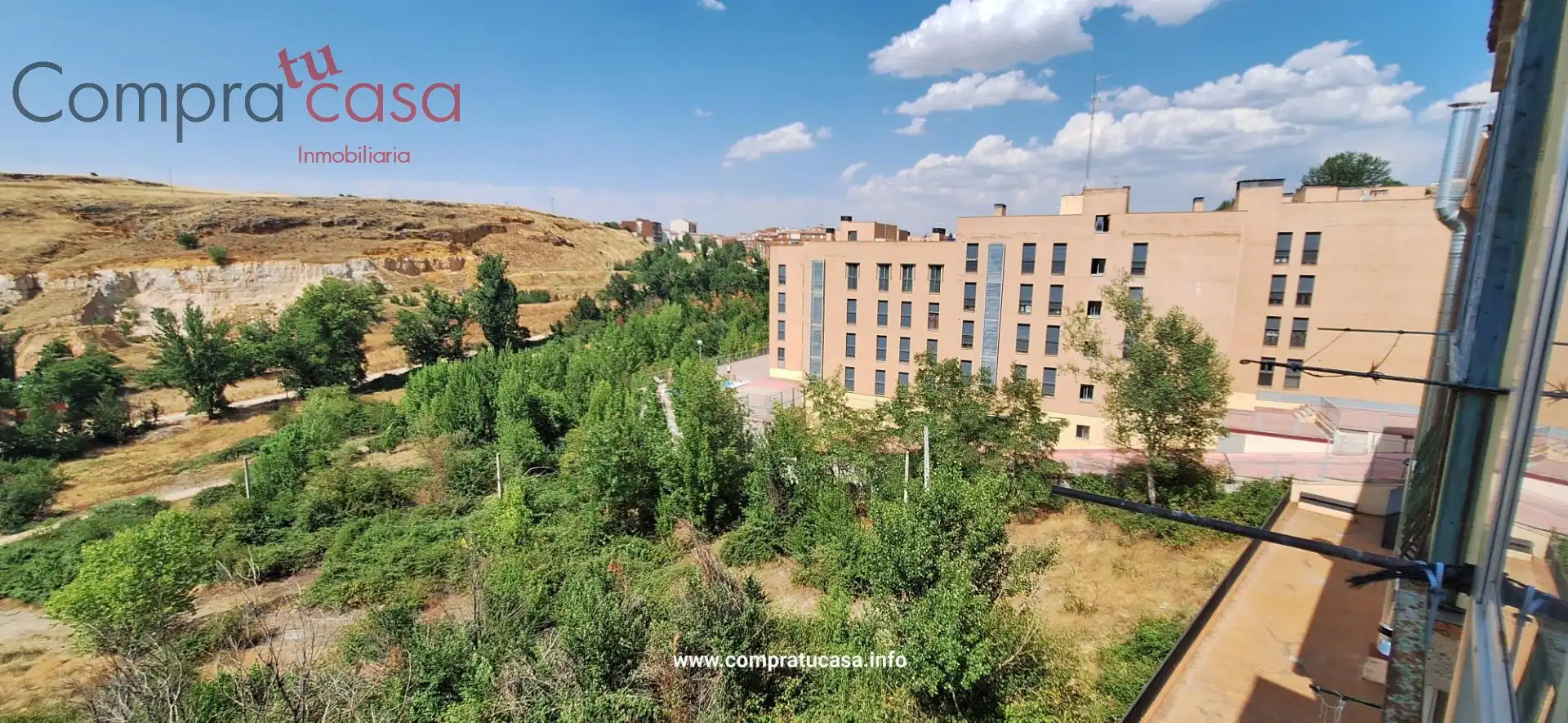 Vista exterior de Pis en venda en Segovia amb Calefacció i Moblat