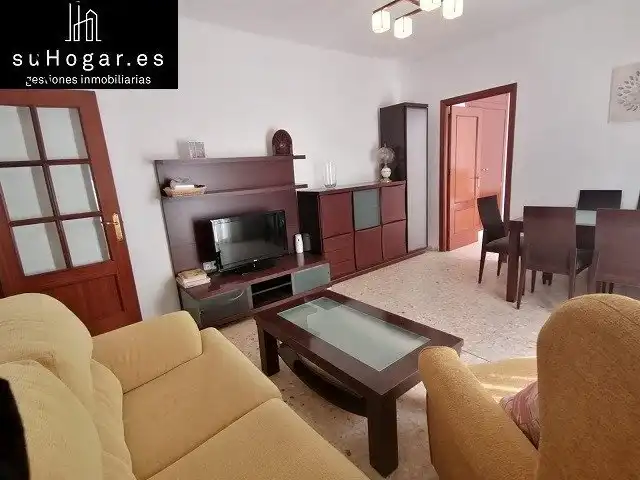 Sala d'estar de Pis de lloguer en Badajoz amb Aire condicionat, Moblat i Alarma
