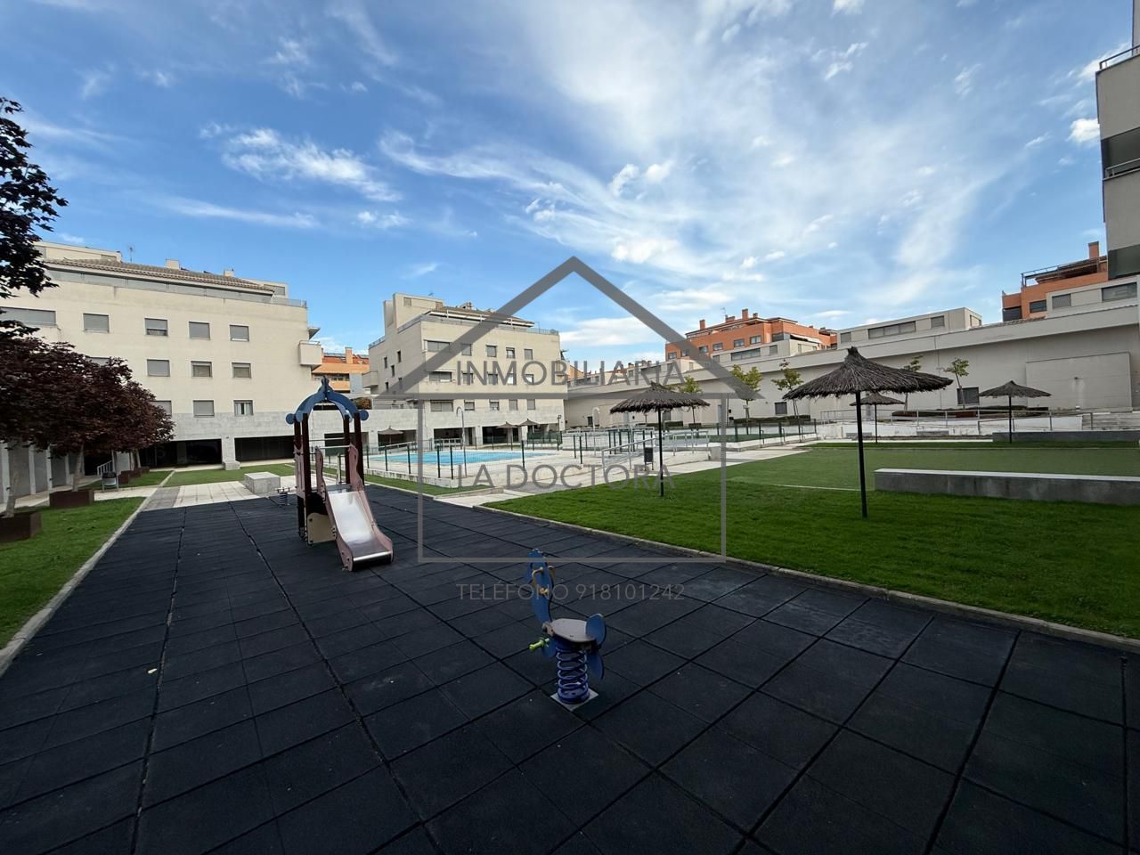 Vista exterior de Piso en venta en Navalcarnero con Calefacción, Trastero y Piscina comunitaria