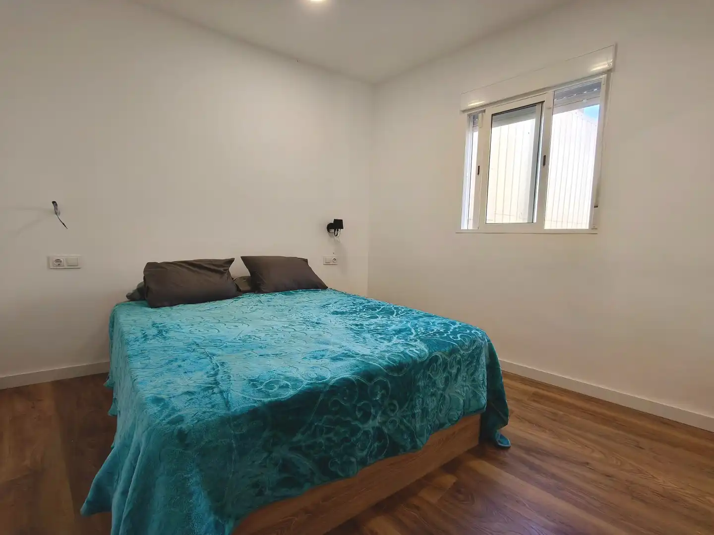 Habitación de Ático en venta en L'Hospitalet de Llobregat con Parquet, Terraza y Trastero