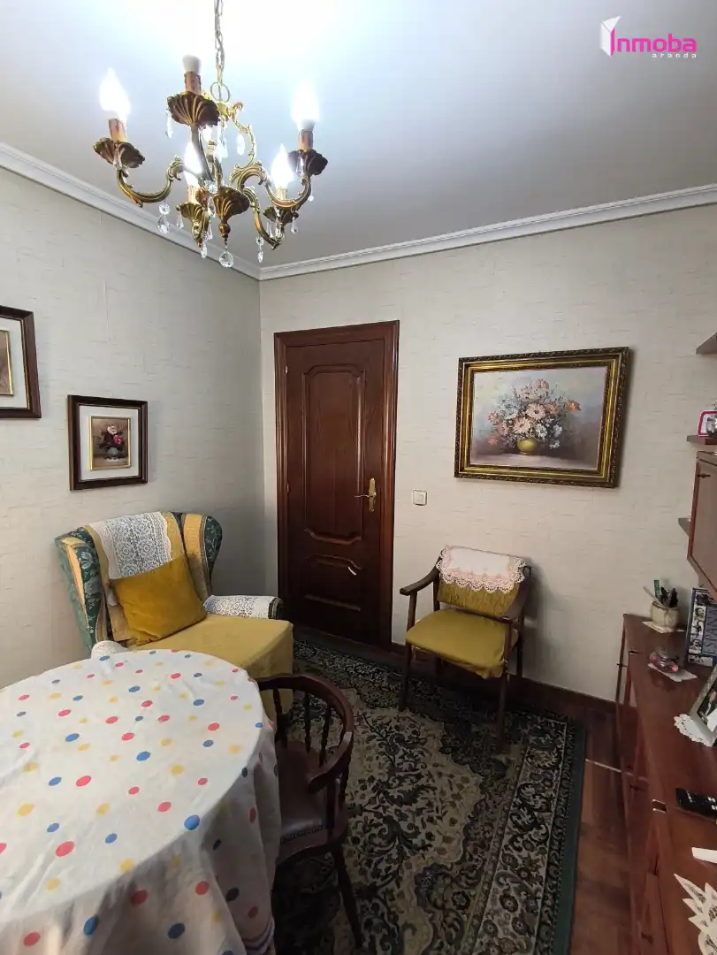 Sala de estar de Piso en venta en Aranda de Duero con Calefacción, Parquet y Trastero