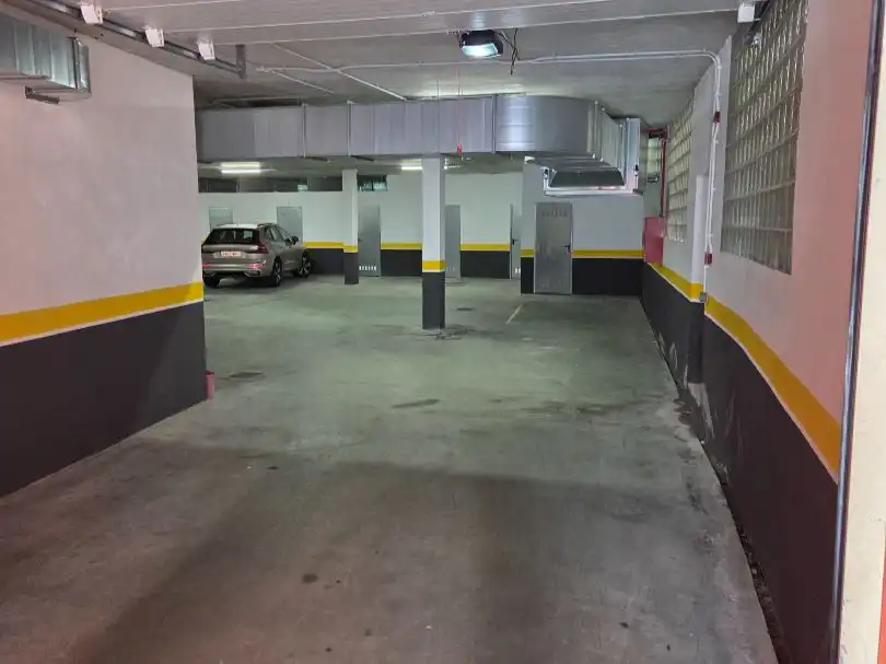 Parking of Garage for rent in Poio