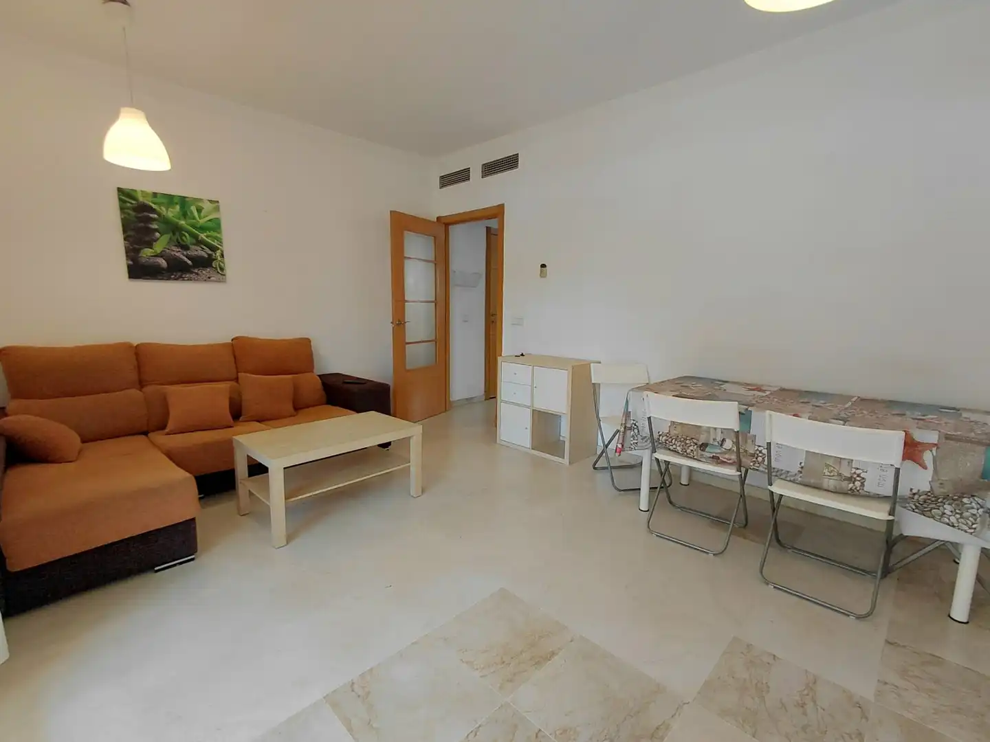 Sala de estar de Apartamento en venta en Benalmádena con Aire acondicionado, Terraza y Amueblado
