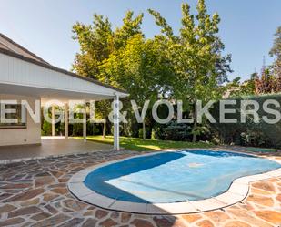 Swimming pool of House or chalet to rent in Las Rozas de Madrid  with Air Conditioner, Heating and Private garden