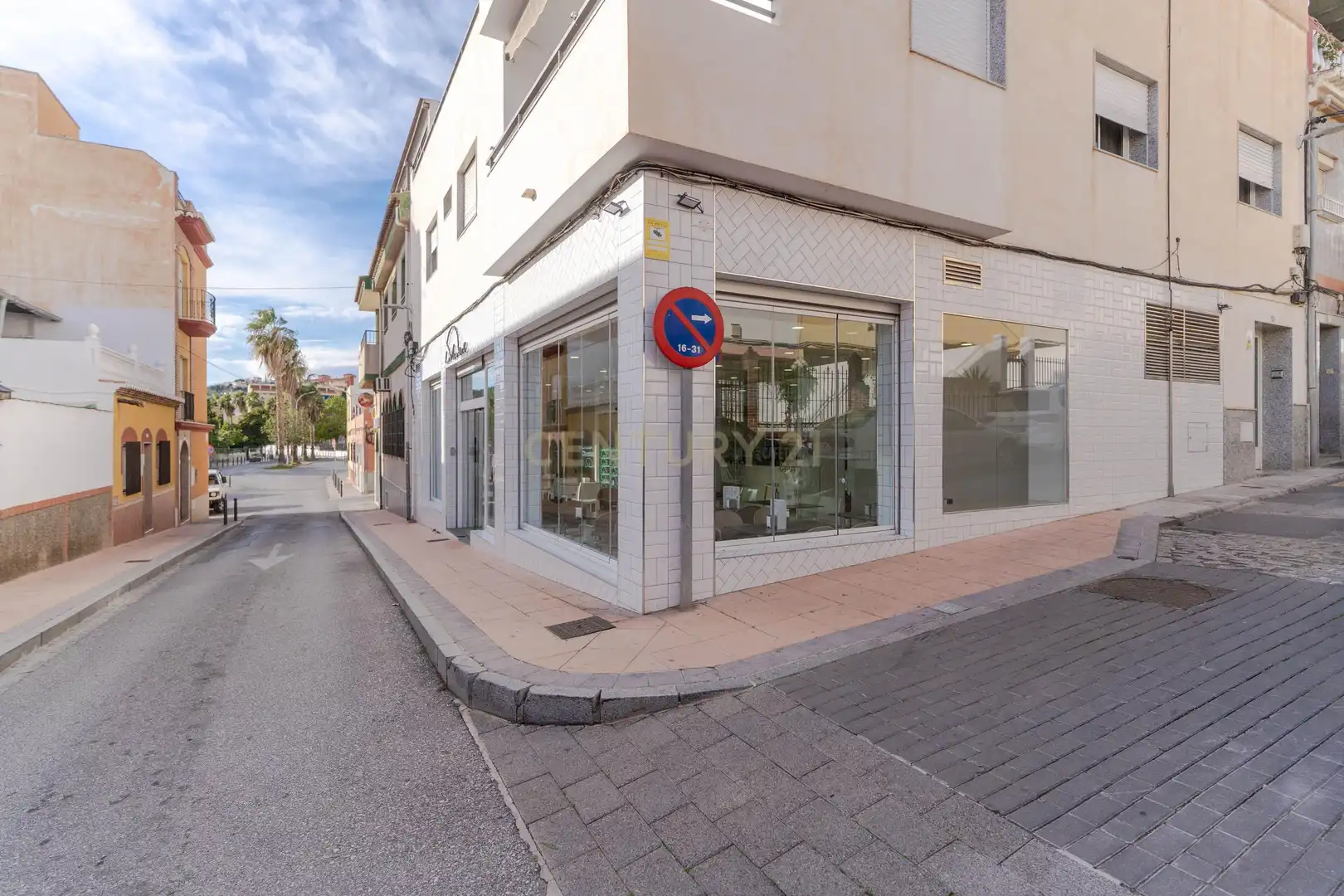 Local en venda en Motril amb Aire condicionat