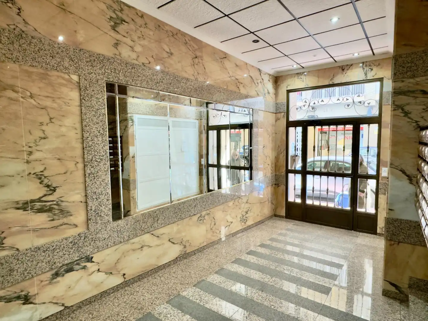 Apartamento en venta en Torrevieja con Aire acondicionado, Terraza y Amueblado