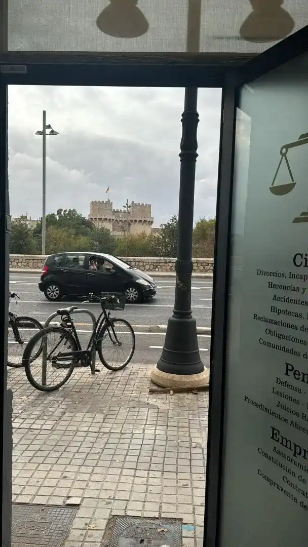 Vista exterior de Planta baixa de lloguer en Valencia amb Aire condicionat, Parquet i Traster