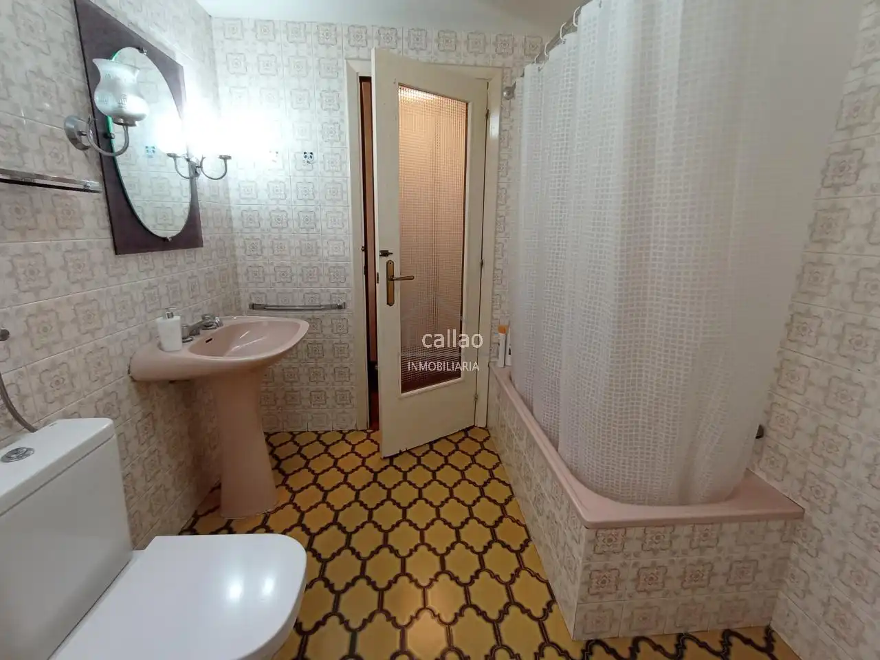 Baño de Piso de alquiler en Ferrol con Calefacción y Amueblado
