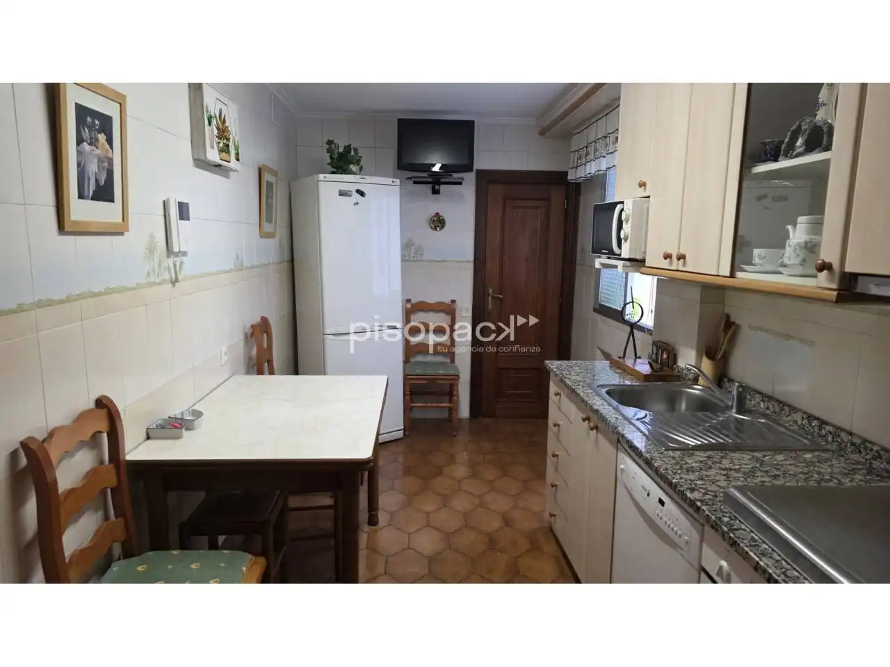 Kitchen of Flat for sale in  Pamplona / Iruña  with Heating, Parquet flooring and Balcony