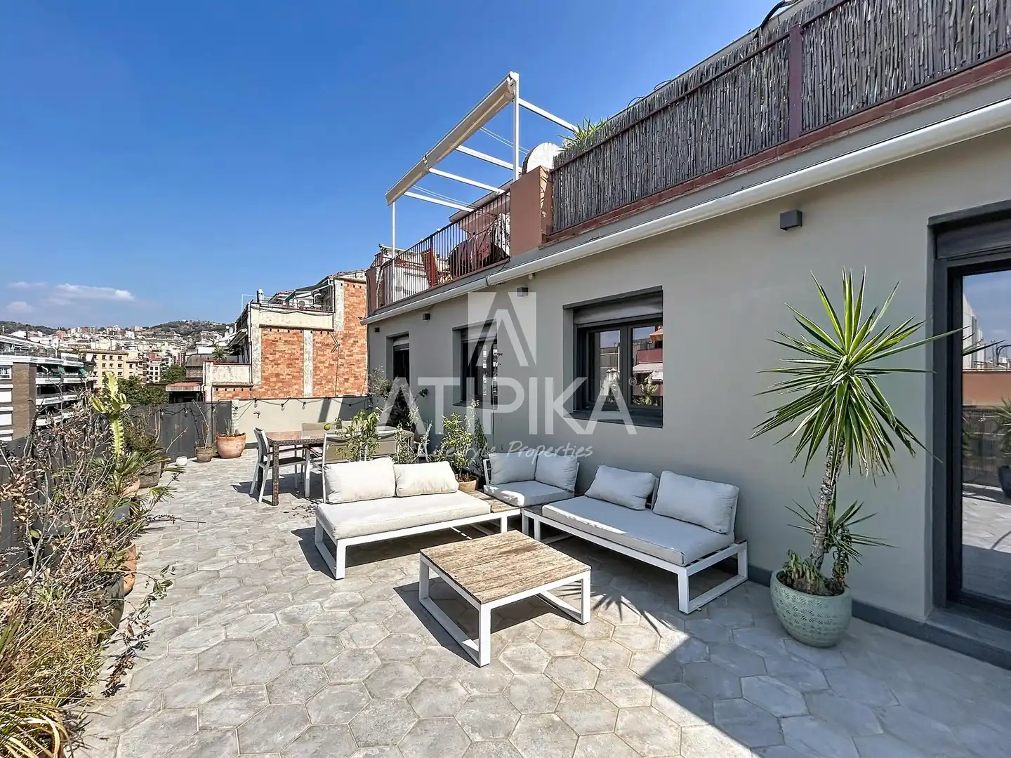 Terrasse von Dachboden zur Miete in Barcelona mit Klimaanlage, Heizung und Parkett