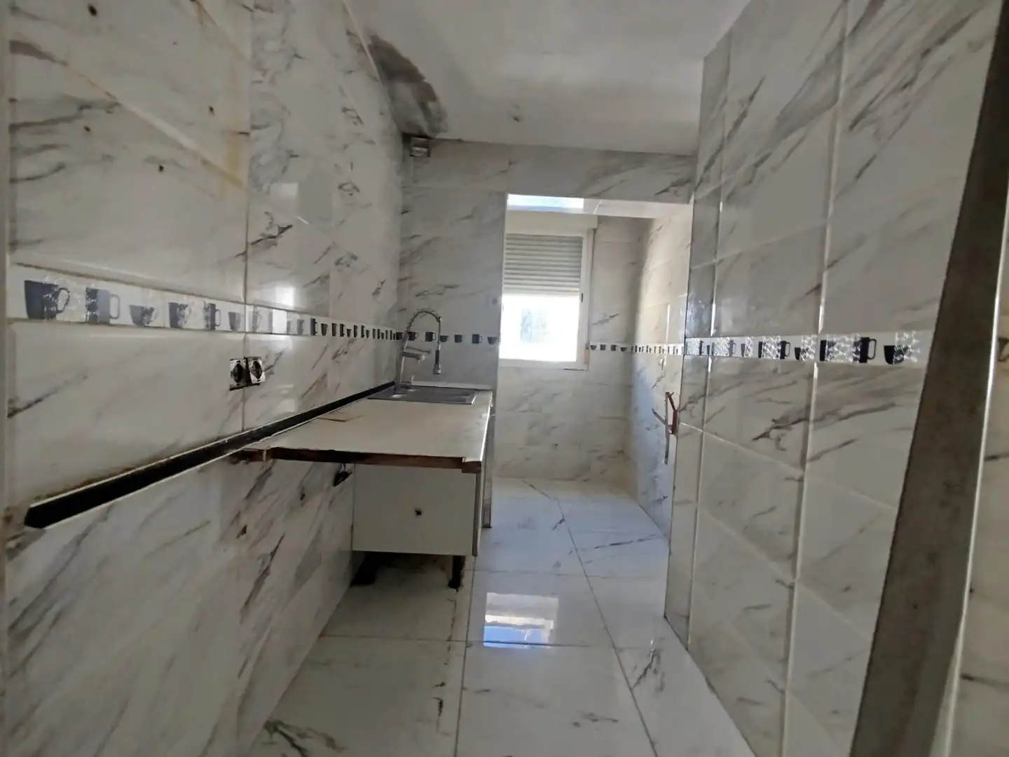 Bathroom of Flat for sale in Madrid