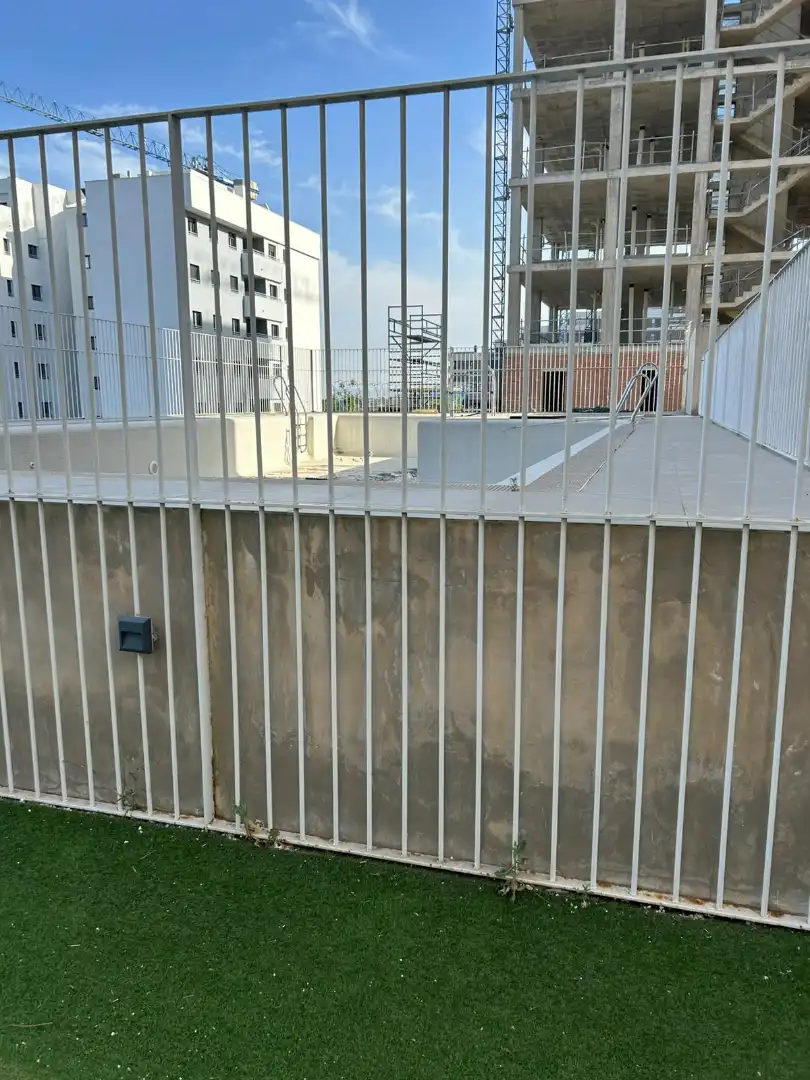Vista exterior de Piso en venta en Tomares con Aire acondicionado, Terraza y Amueblado