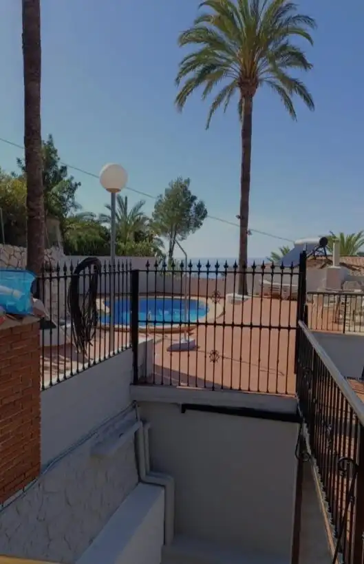 Schwimmbecken von Gebäude zum Verkauf in Altea
