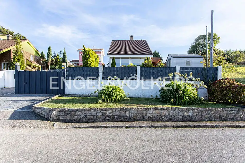 Vista exterior de Casa o chalet en venta en Gijón  con Calefacción, Jardín privado y Terraza