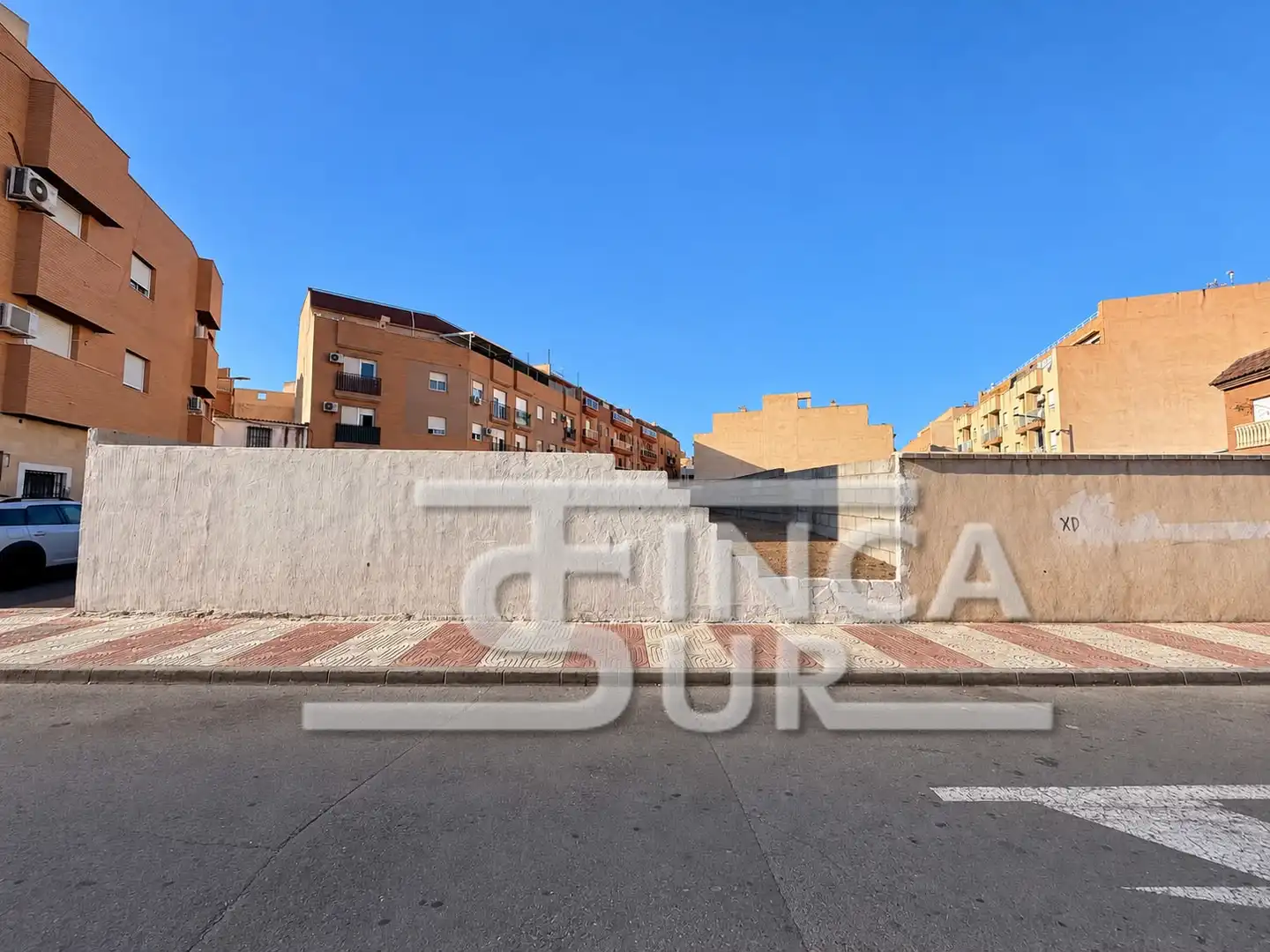 Wohnbaugrundstück zum Verkauf in Avenida Luis Buñuel 7, imagen 2
