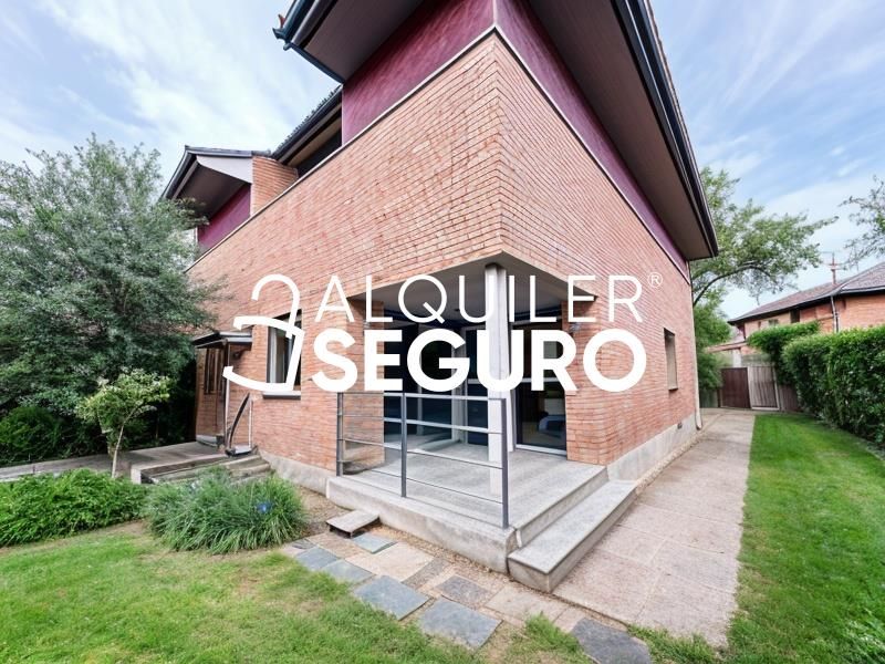 Exterior view of House or chalet to rent in Paracuellos de Jarama  with Heating, Terrace and Storage room