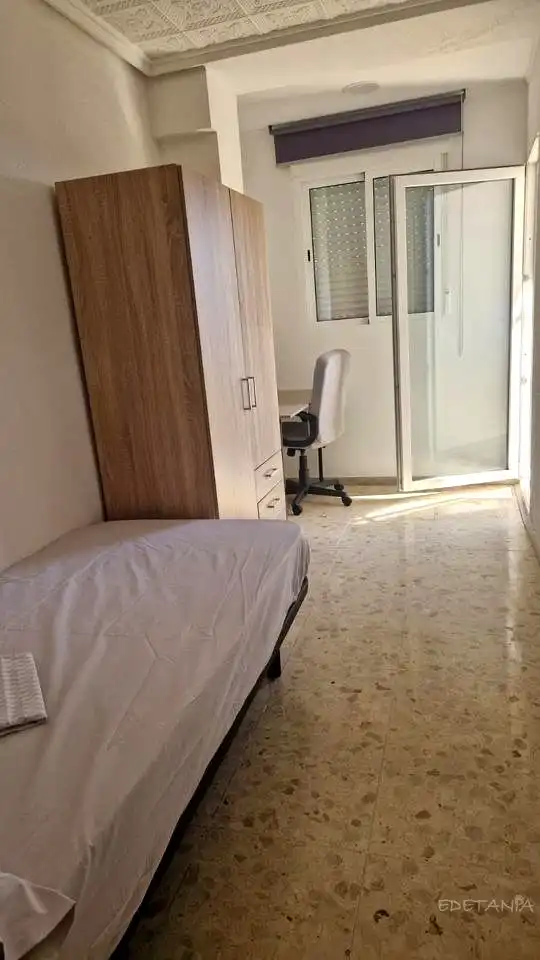 Habitación de Piso de alquiler en Moncada con Terraza, Amueblado y Balcón