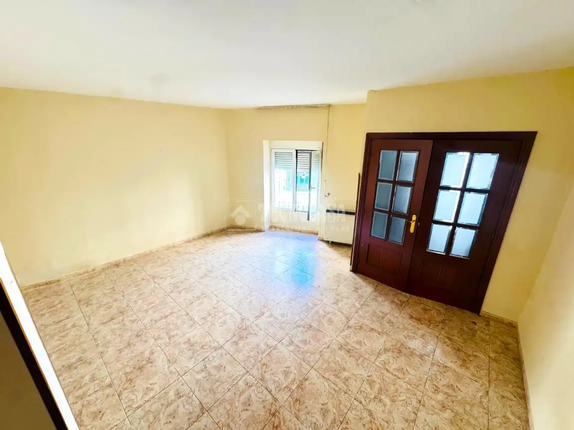 Sala d'estar de Casa adosada en venda en El Real de San Vicente amb Calefacció i Terrassa