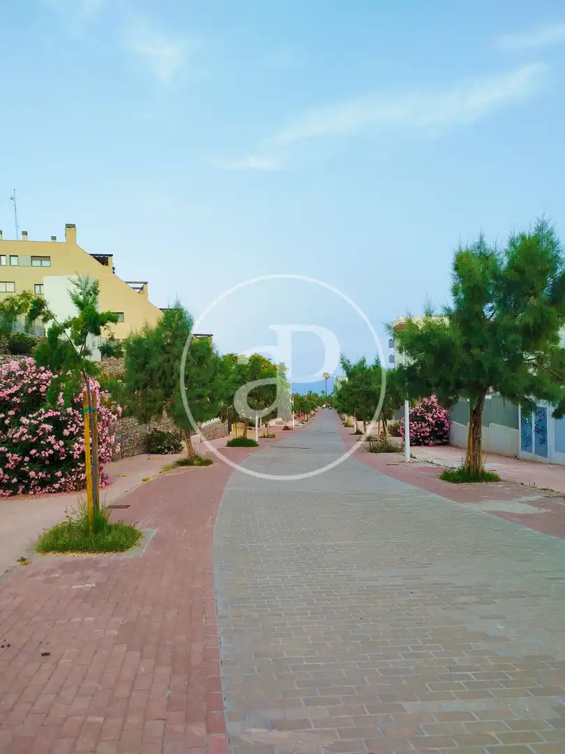 Vista exterior de Pis en venda en Elche / Elx amb Aire condicionat, Calefacció i Jardí privat