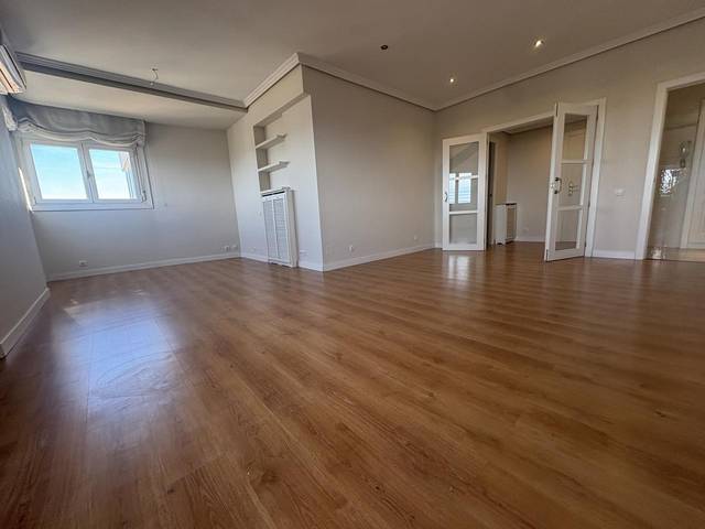 Piso en Alquiler en De Caleruega en Costillares