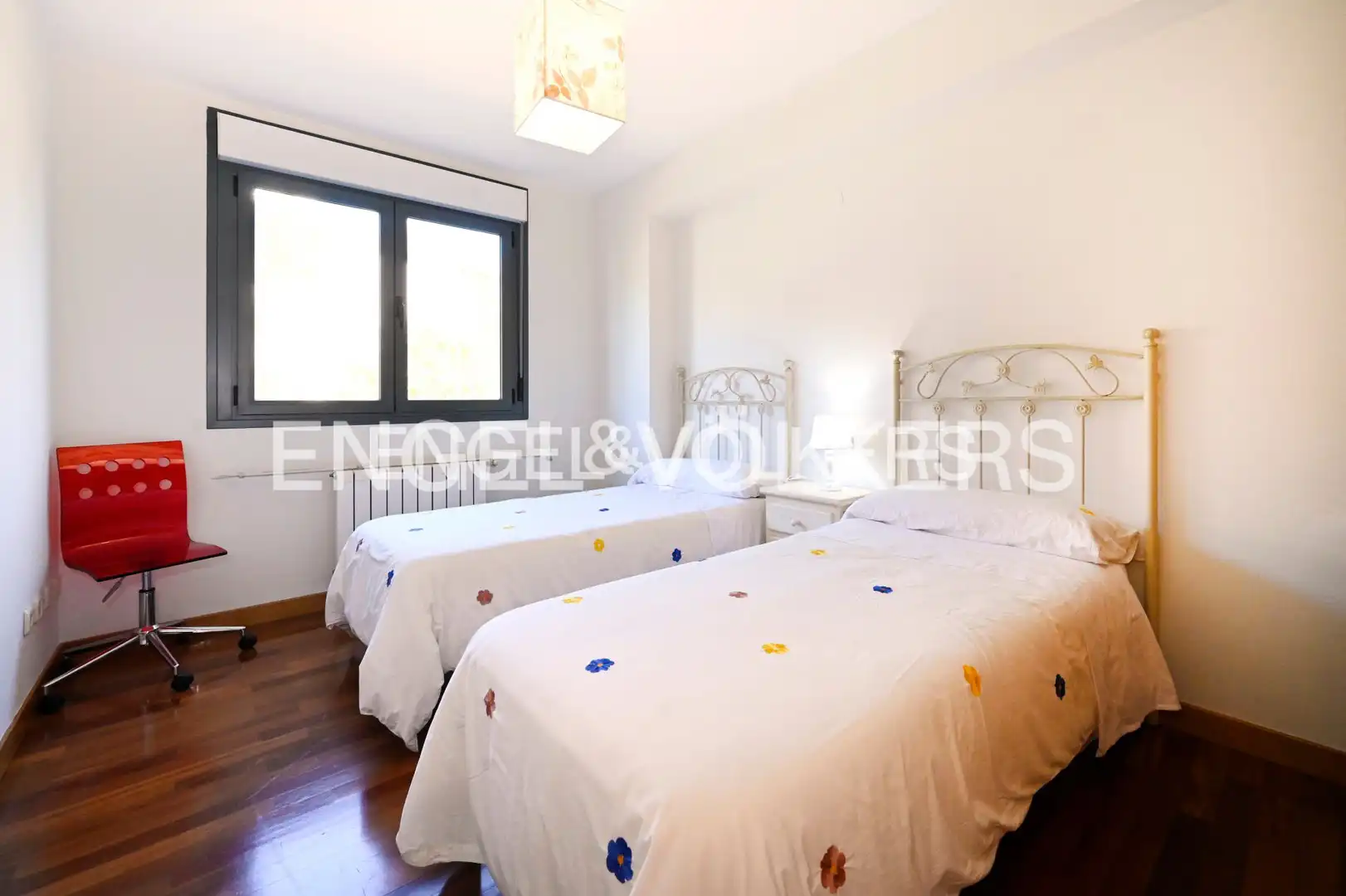 Habitación de Piso de alquiler en Santander con Calefacción, Trastero y Piscina