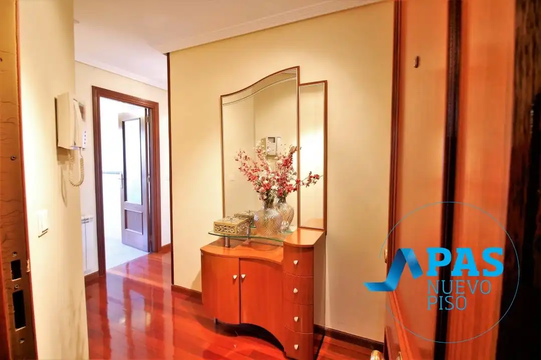 Flat for sale in Calle Justicia, Cuatro Caminos