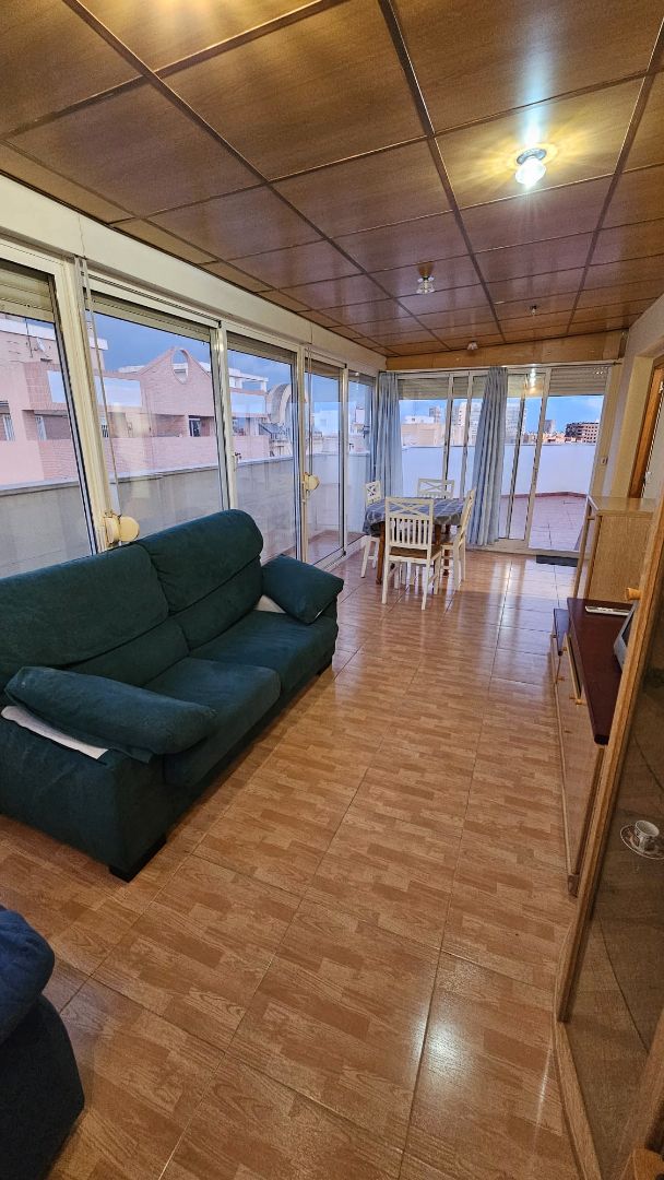 Sala d'estar de Àtic en venda en Alicante / Alacant amb Moblat