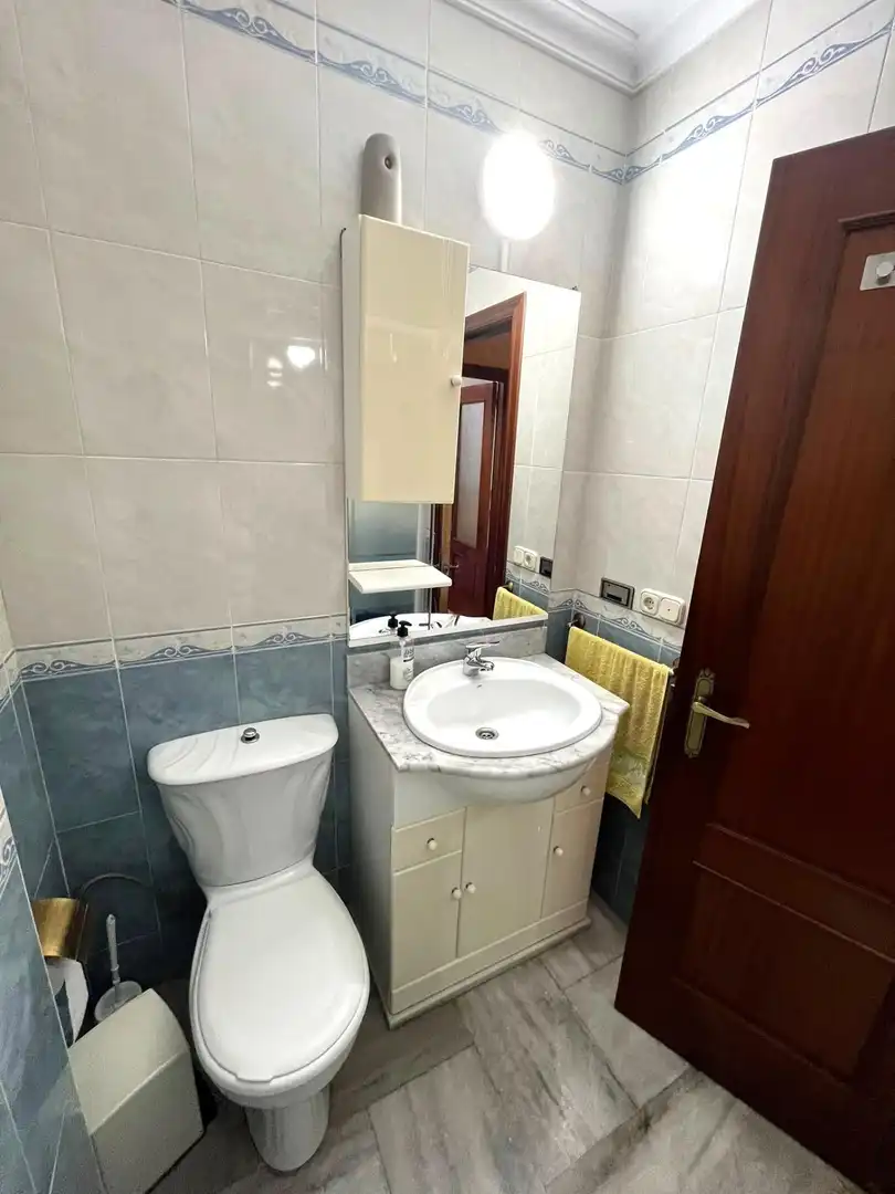 Baño de Casa adosada en venta en Moguer con Aire acondicionado, Terraza y Trastero