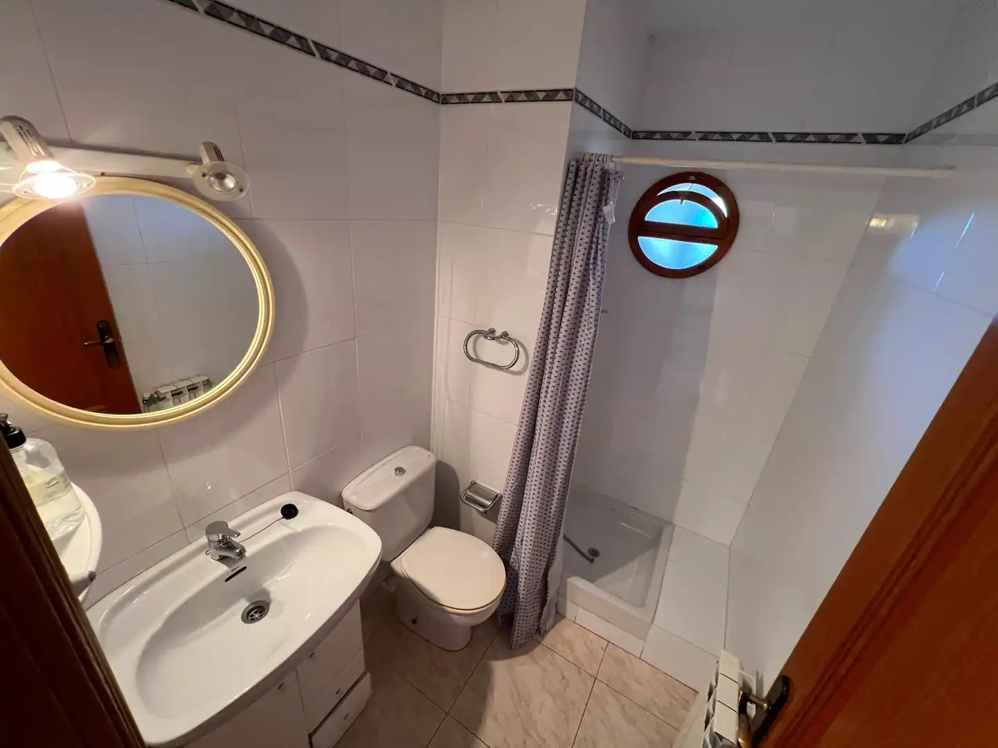 Badezimmer von Haus oder Chalet zum Verkauf in Roda de Berà mit Heizung, Privatgarten und Terrasse