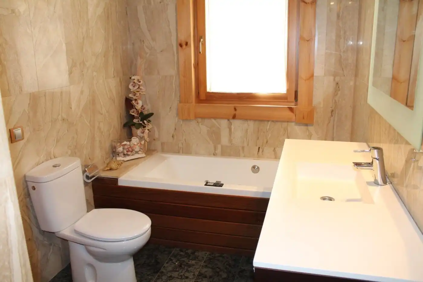 Bany de Casa o xalet en venda en Vallgorguina amb Calefacció, Jardí privat i Terrassa