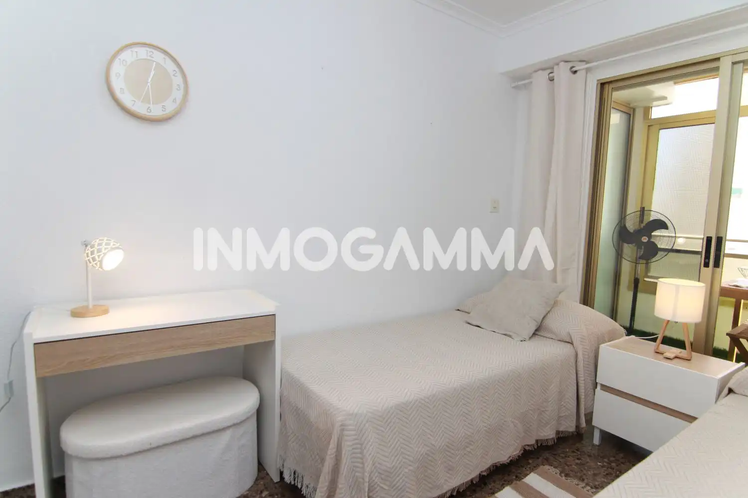 Habitación de Apartamento de alquiler en Cullera con Terraza, Amueblado y Piscina comunitaria