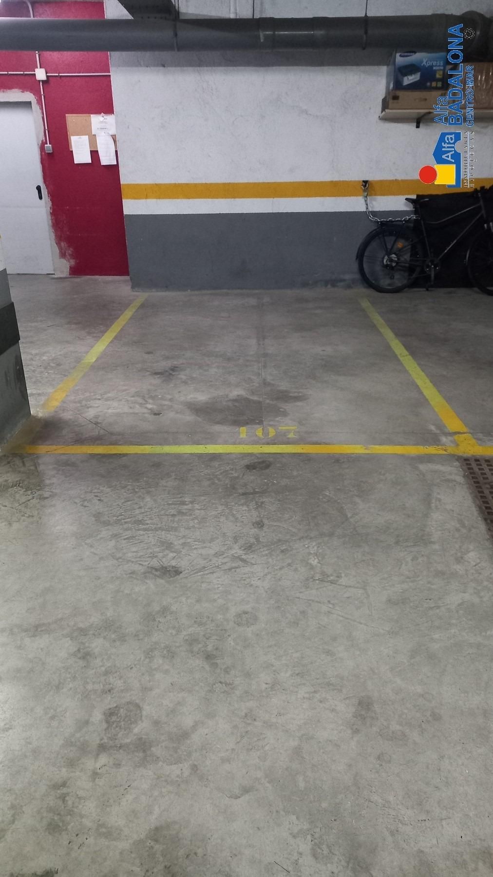 Aparcament de Garatge de lloguer en Badalona
