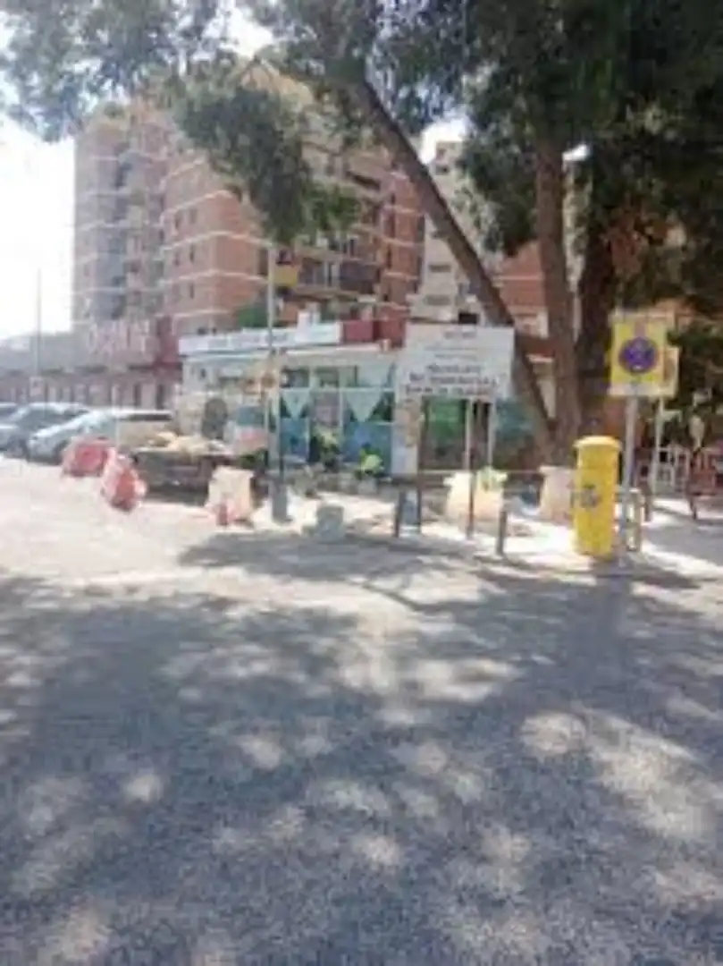 Vista exterior de Garaje en venta en Sevilla