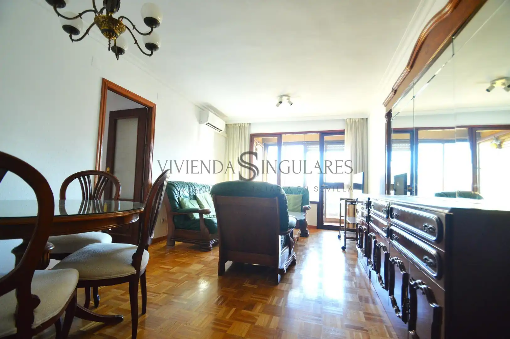 Sala d'estar de Pis de lloguer en Sevilla amb Aire condicionat, Parquet i Terrassa