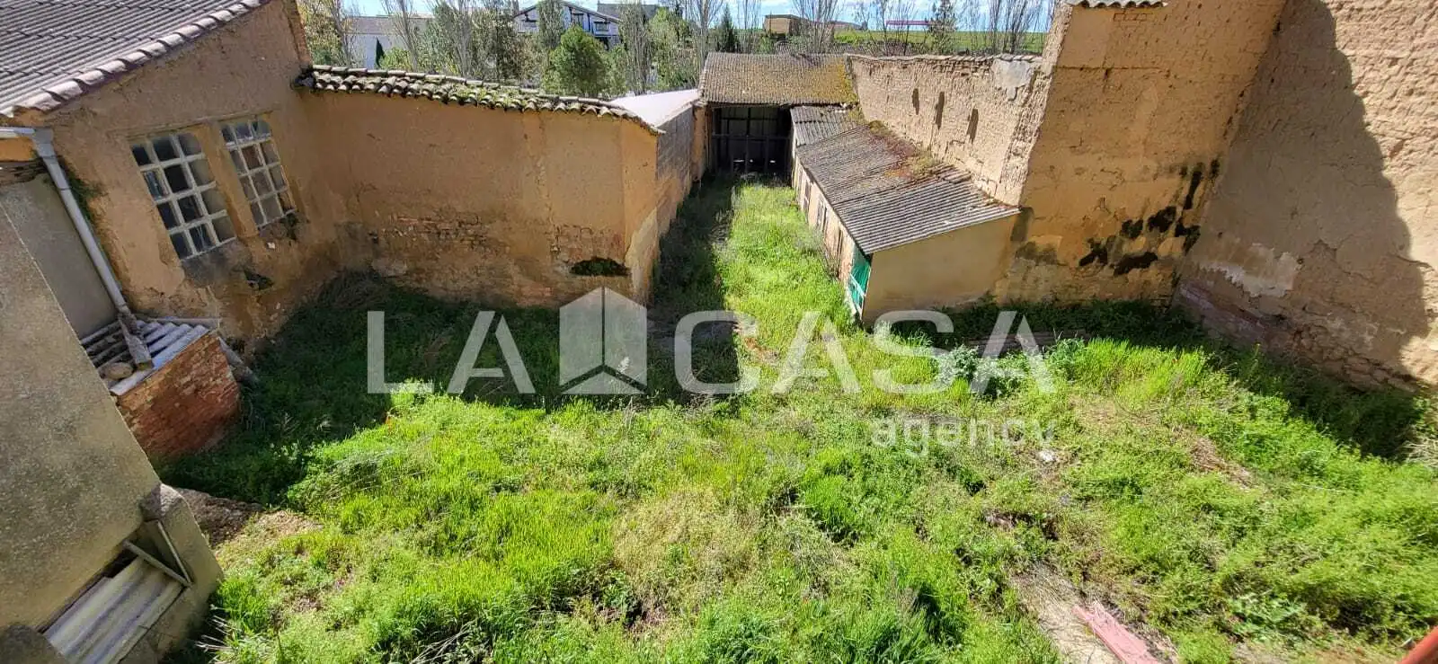 Casa o chalet en venta en Moral de la Reina con Terraza, Trastero y Balcón