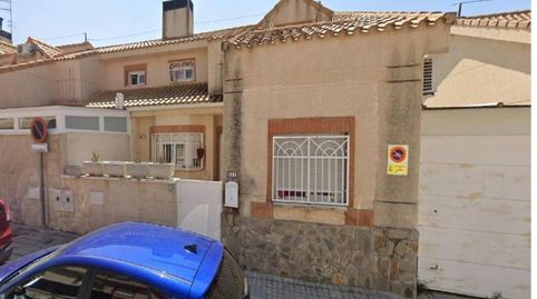 Foto 2 de Casa adosada en venta en Calle Océano Pacífico, Las Lomas, Seseña