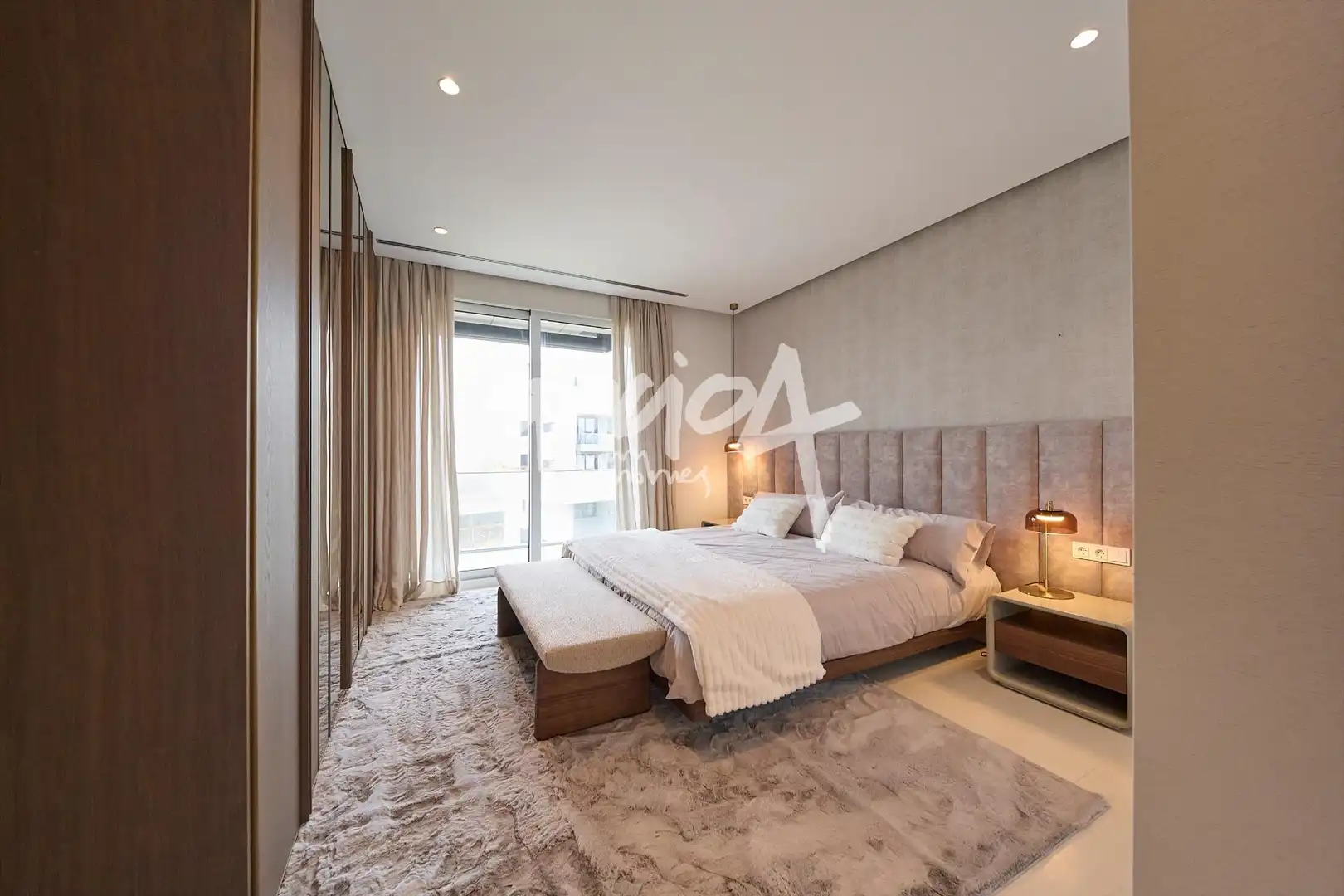Habitación de Ático de alquiler en Pozuelo de Alarcón con Aire acondicionado, Calefacción y Jardín privado