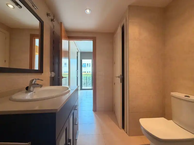 Baño de Piso en venta en La Bisbal d'Empordà con Aire acondicionado, Calefacción y Parquet